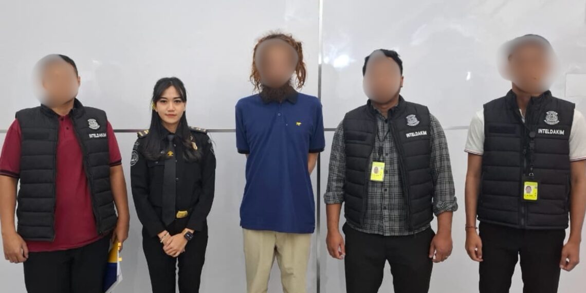 IMIGRASI NGURAH RAI DEPORTASI WARGA NEGARA RUMANIA ATAS PELANGGARAN ATURAN KEIMIGRASIAN