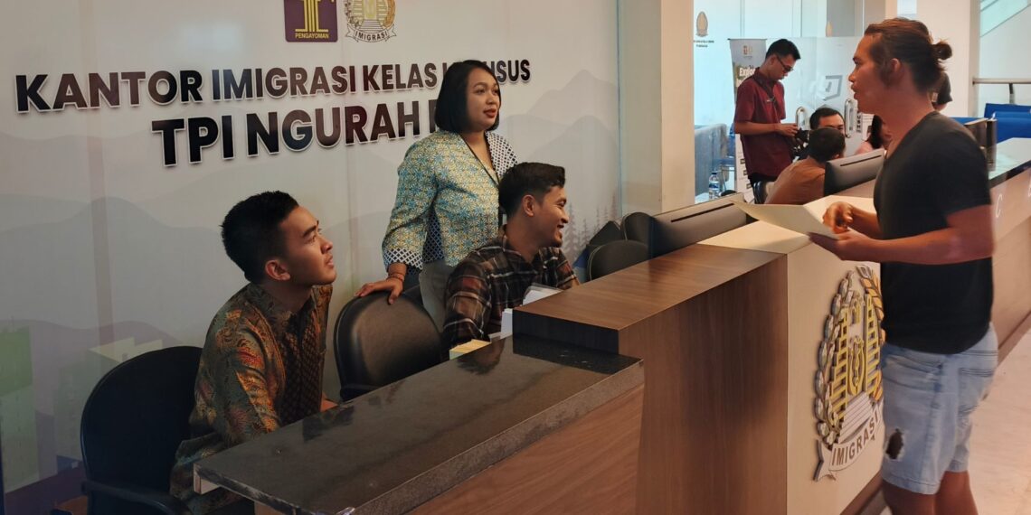 IMIGRASI NGURAH RAI HADIR DI AKHIR PEKAN: LAYANAN SIMPATIK PERMUDAH MASYARAKAT DAN WNA URUS DOKUMEN KEIMIGRASIAN