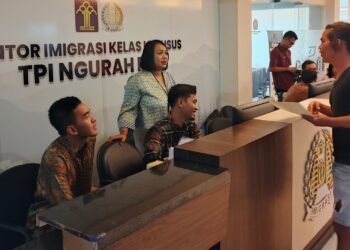 IMIGRASI NGURAH RAI HADIR DI AKHIR PEKAN: LAYANAN SIMPATIK PERMUDAH MASYARAKAT DAN WNA URUS DOKUMEN KEIMIGRASIAN