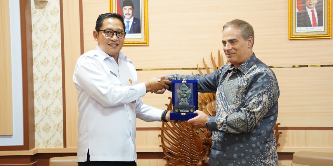 SINERGI KUAT IMIGRASI NGURAH RAI DAN KONSULAT AS PERKUAT PELAYANAN VISA DI BALI