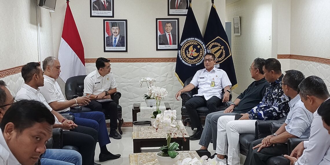 SINERGI IMIGRASI NGURAH RAI DENGAN DINAS PARIWISATA BALI, BANGUN PARIWISATA BALI BERKUALITAS DAN BERMARTABAT