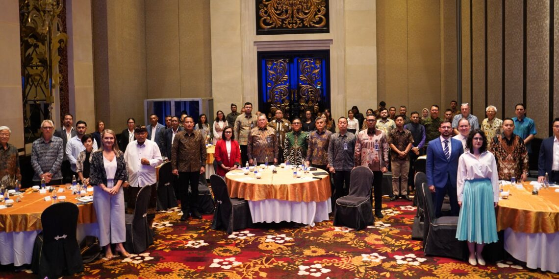 KANTOR IMIGRASI NGURAH RAI PERKUAT SINERGI INTERNASIONAL DALAM HOST MEETING KEIMIGRASIAN