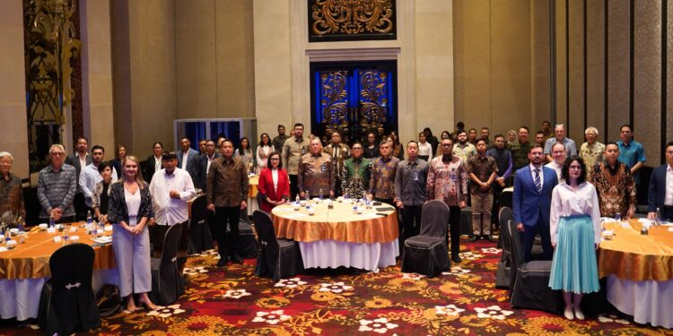 KANTOR IMIGRASI NGURAH RAI PERKUAT SINERGI INTERNASIONAL DALAM HOST MEETING KEIMIGRASIAN