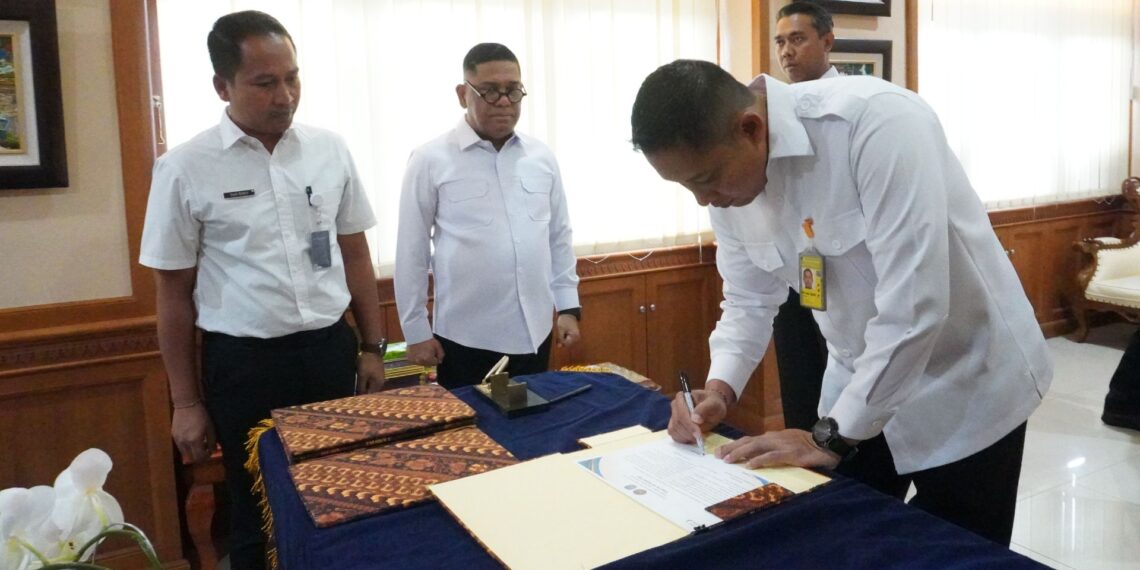 PENANDATANGANAN PAKTA INTEGRITAS JAJARAN IMIGRASI