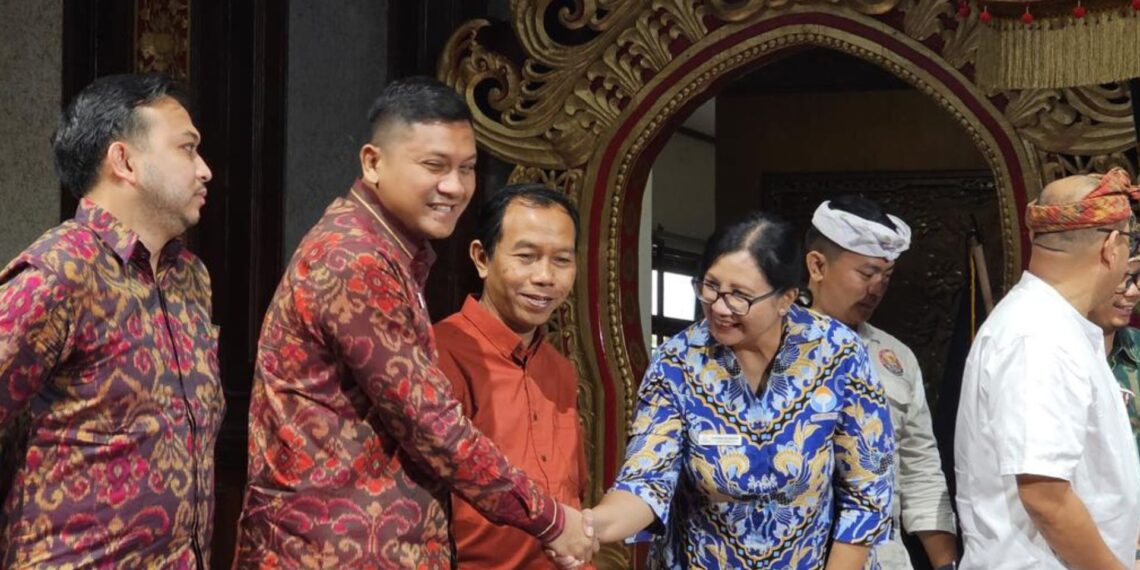 IWO BALI RESMI LANTIK PENGURUS BARU, TEGASKAN KOMITMEN LAWAN HOAKS DAN TINGKATKAN PROFESIONALISME JURNALISTIK