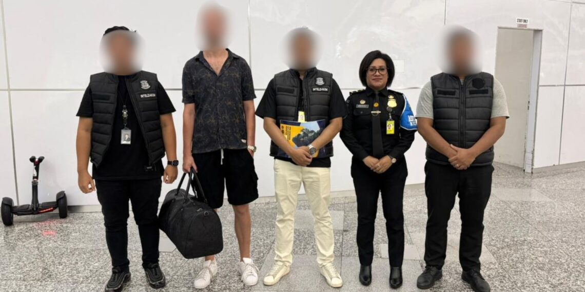 WNA JERMAN YANG TINGGAL MELEBIHI IZIN RESMI DIDEPORTASI OLEH IMIGRASI NGURAH RAI