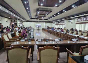 KANTOR IMIGRASI NGURAH RAI HADIRI RAPAT TINDAK LANJUT PENANGANAN BANGUNAN LIAR DI PANTAI BINGIN