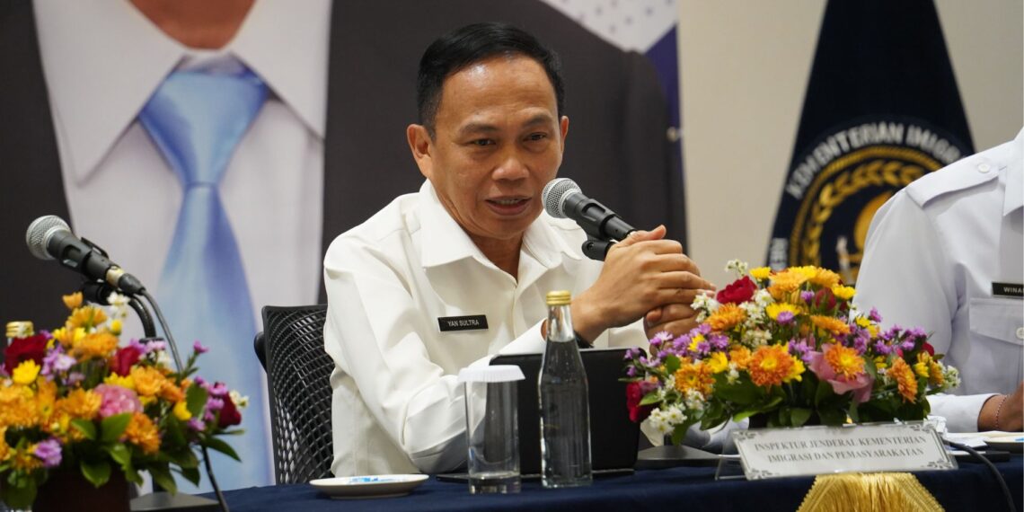 INSPEKTUR JENDERAL KEMENIMIPAS BERIKAN ARAHAN STRATEGIS UNTUK TINGKATKAN DISIPLIN DAN AKUNTABILITAS DI IMIGRASI NGURAH RAI