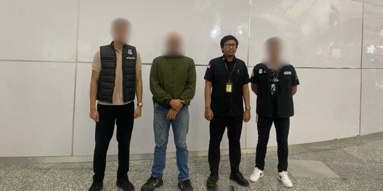 WN PERU DIDEPORTASI KARENA OVERSTAY MELEBIHI BATAS WAKTU IZIN TINGGAL