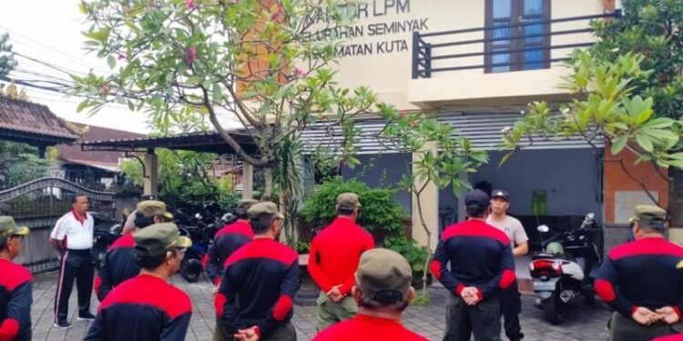 IMIGRASI BALI PERKUAT SINERGI LINTAS SEKTOR DALAM PEMBINAAN LINMAS KELURAHAN SEMINYAK
