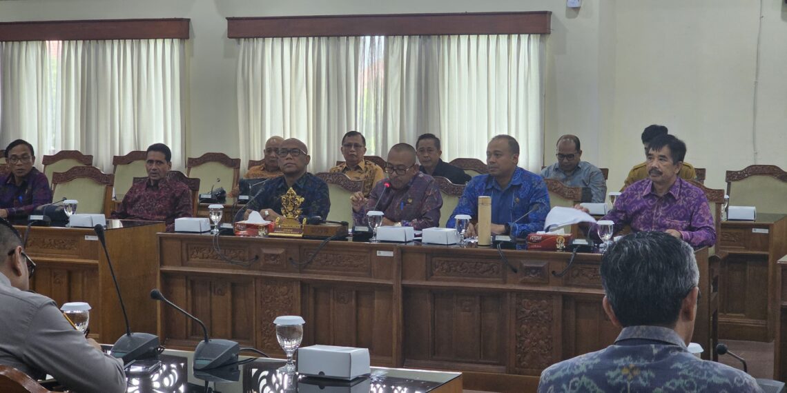 IMIGRASI NGURAH RAI HADIRI RAPAT KOORDINASI KOMISI I DPRD BALI : KEAMANAN DAN DINAMIKA PENDUDUK PENDATANG