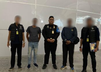 PENDEPORTASIAN WARGA NEGARA INDIA AKIBAT PELANGGARAN IZIN TINGGAL DI WILAYAH INDONESIA