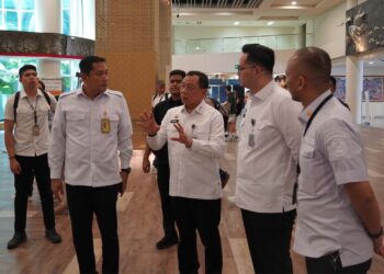 STAF KHUSUS MENTERI HUKUM DAN HAM LAKUKAN PENINJAUAN KE TPI BANDARA NGURAH RAI, DORONG PENINGKATAN PELAYANAN KEIMIGRASIAN YANG MODERN DAN PROFESIONAL