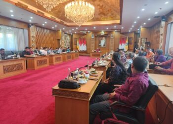 IMIGRASI BALI BERSAMA GUBERNUR BALI LAKUKAN PENERTIBAN WISATAWAN ASING “NAKAL”