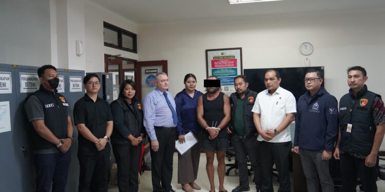 KANTOR IMIGRASI NGURAH RAI DEPORTASI WN RUSIA SUBJEK RED NOTICE INTERPOL