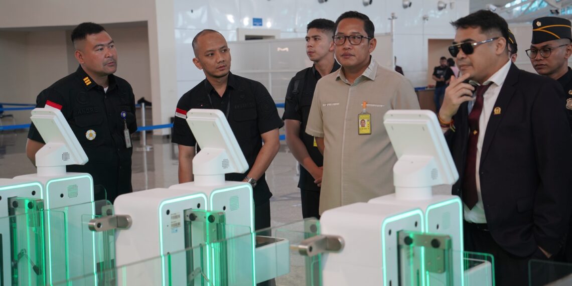 KUNJUNGAN KERJA ANGGOTA DPD RI KE TEMPAT PEMERIKSAAN IMIGRASI BANDARA INTERNASIONAL I GUSTI NGURAH RAI