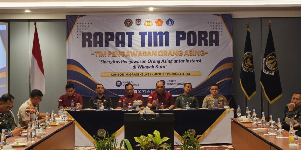 SINERGI PENGAWASAN ORANG ASING DI WILAYAH KUTA DIPERKUAT MELALUI RAPAT TIMPORA