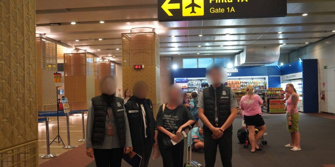 IMIGRASI NGURAH RAI DEPORTASI WN PERANCIS YANG MENGGUNAKAN VISA ON ARRIVAL UNTUK BEKERJA