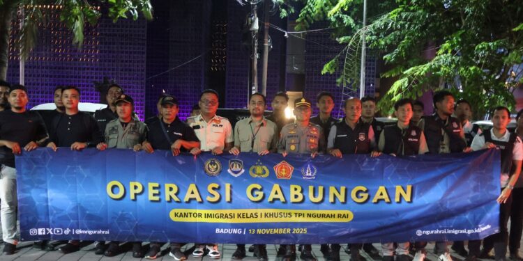OPERASI GABUNGAN TIMPORA IMIGRASI NGURAH RAI TEMUKAN DUGAAN AKTIVITAS WNA YANG BEKERJA DI TIBUBENENG