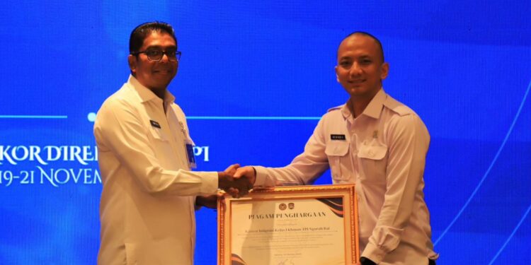 IMIGRASI NGURAH RAI SABET PENGHARGAAN NASIONAL DALAM RAKOR TPI, PERKUAT PERAN SEBAGAI GERBANG UTAMA BALI