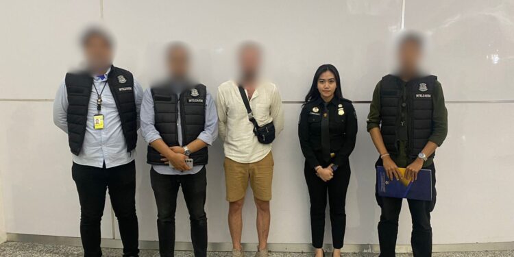 IMIGRASI NGURAH RAI TEGAKKAN HUKUM, WNA RUSIA DEPORTASI DENGAN TERTIB