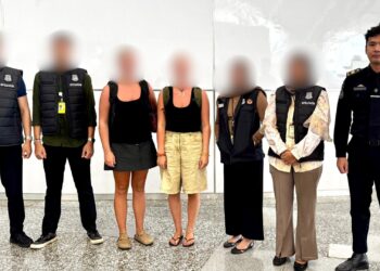 KANIM NGURAH RAI TINDAK PELANGGAR KEIMIGRASIAN: DUA WNA RUSIA DIDEPORTASI