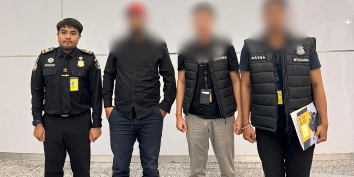 TERTIB DAN PROFESIONAL! TIM IMIGRASI NGURAH RAI DEPORTASI WNA AUSTRALIA MALAM INI