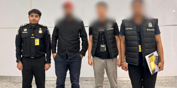 TERTIB DAN PROFESIONAL! TIM IMIGRASI NGURAH RAI DEPORTASI WNA AUSTRALIA MALAM INI