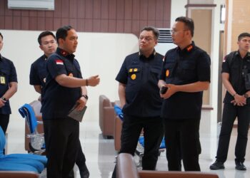 Perkuat Layanan dan Pengawasan, Dirjen Imigrasi Tinjau Kantor Imigrasi dan TPI Bandara Ngurah Rai
